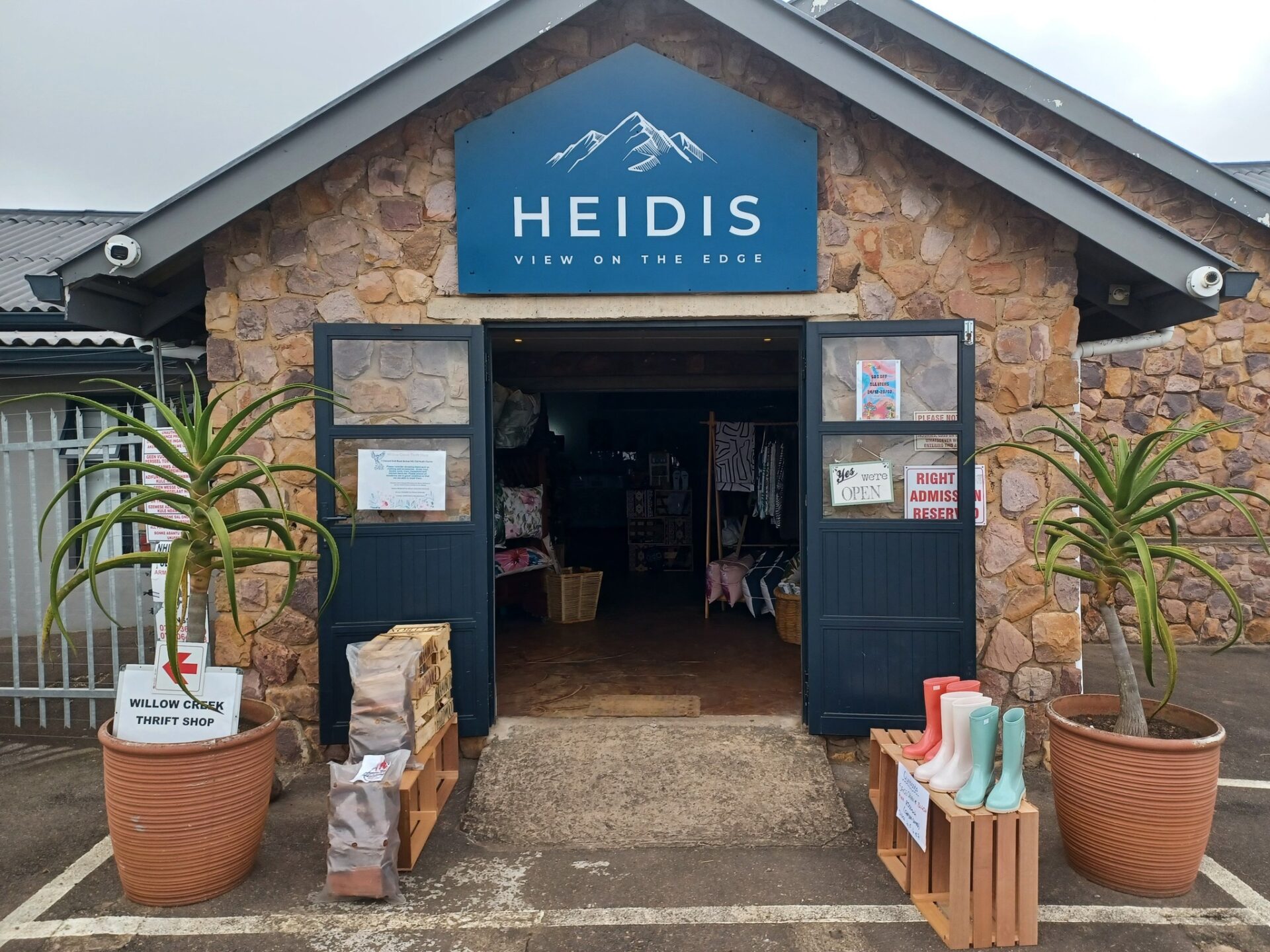 Charity Shops in Durban: Willow Creek Thrift Shop